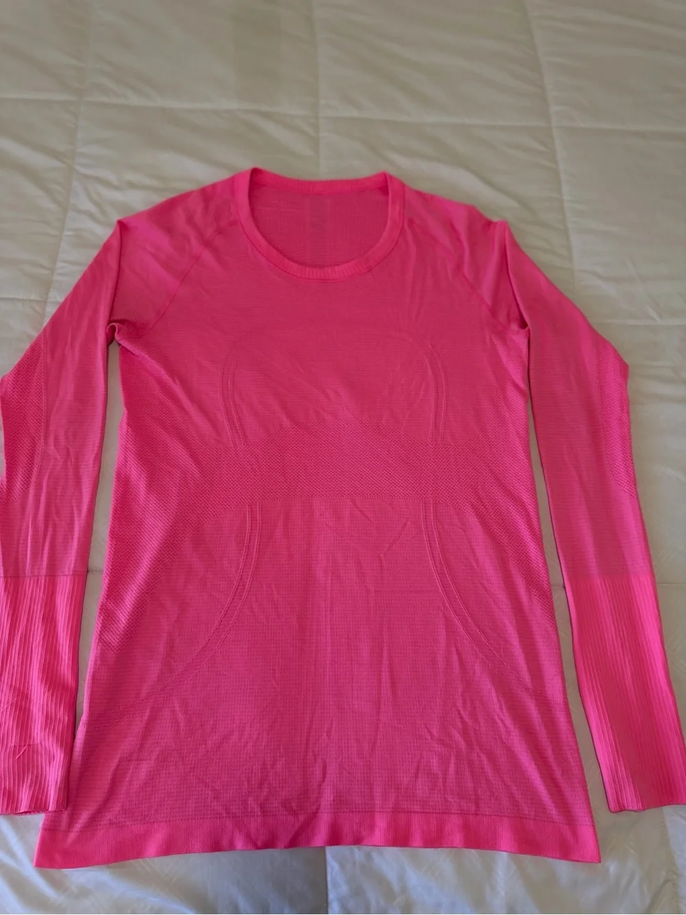 Lululemon Swiftly Tech Long Sleeve 2.0 Race Length - Resale Size 8 Sonic Pink